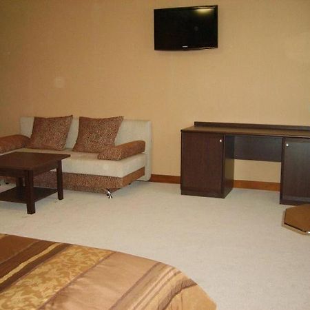 Hotel Complex Gayki Zjytomyr Buitenkant foto