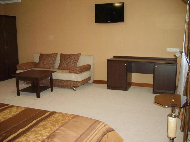 Hotel Complex Gayki Zjytomyr Buitenkant foto