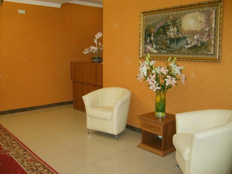 Hotel Complex Gayki Zjytomyr Buitenkant foto