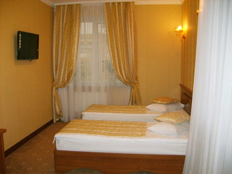 Hotel Complex Gayki Zjytomyr Buitenkant foto